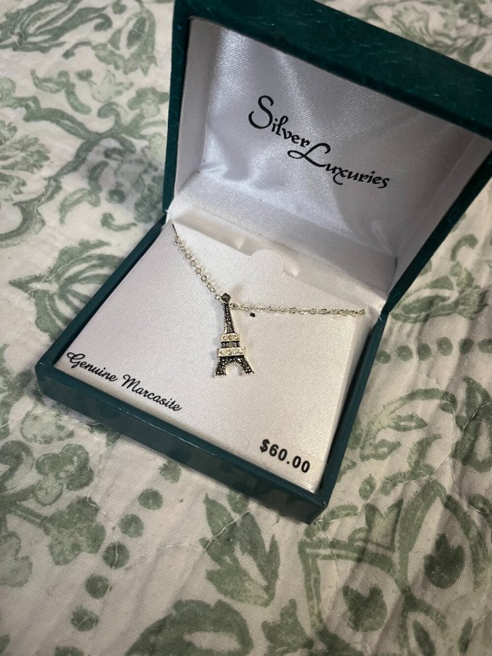 Eiffel Tower necklace in silver